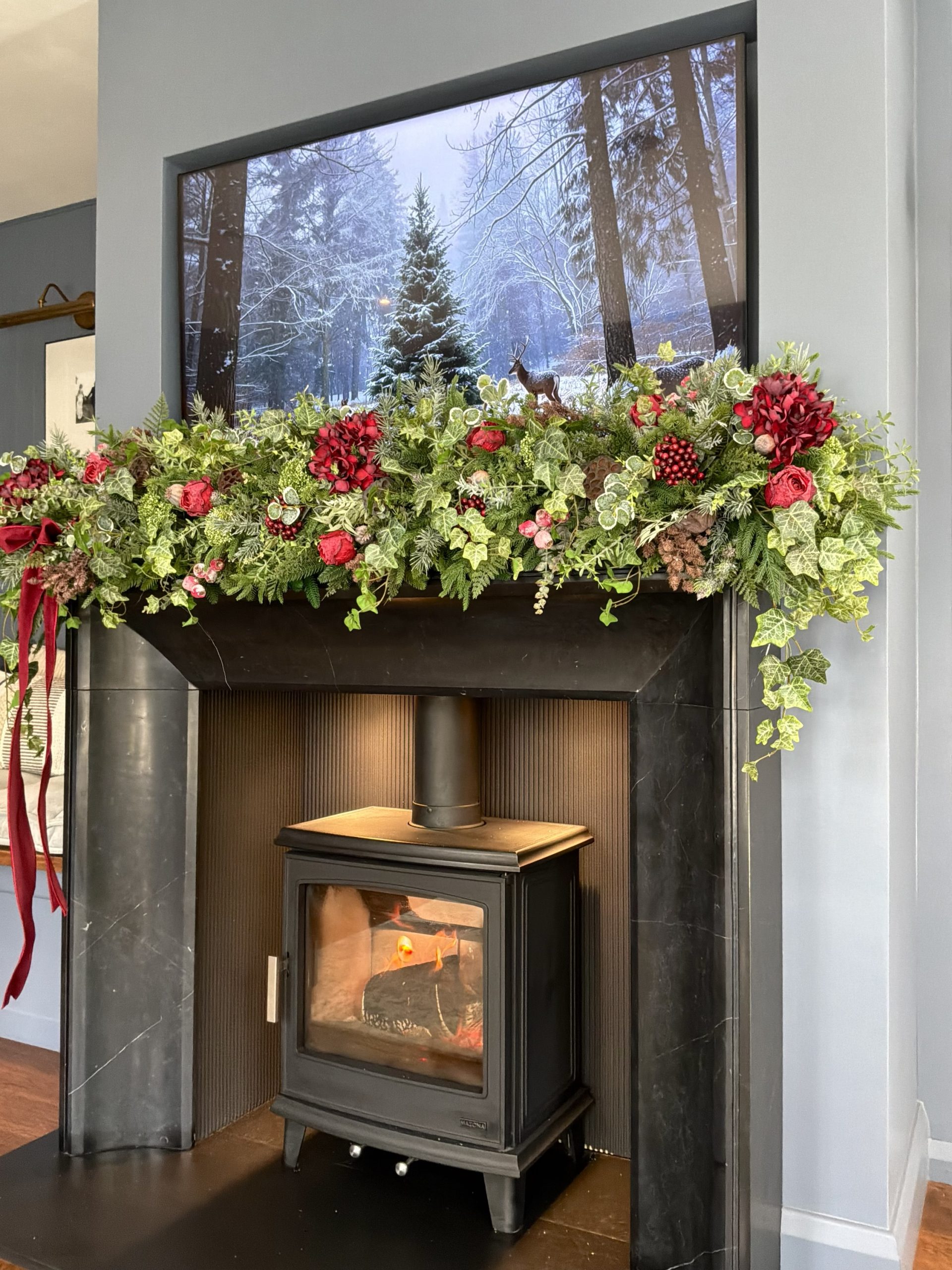 Moody Ruby Christmas Garlands - Image 4