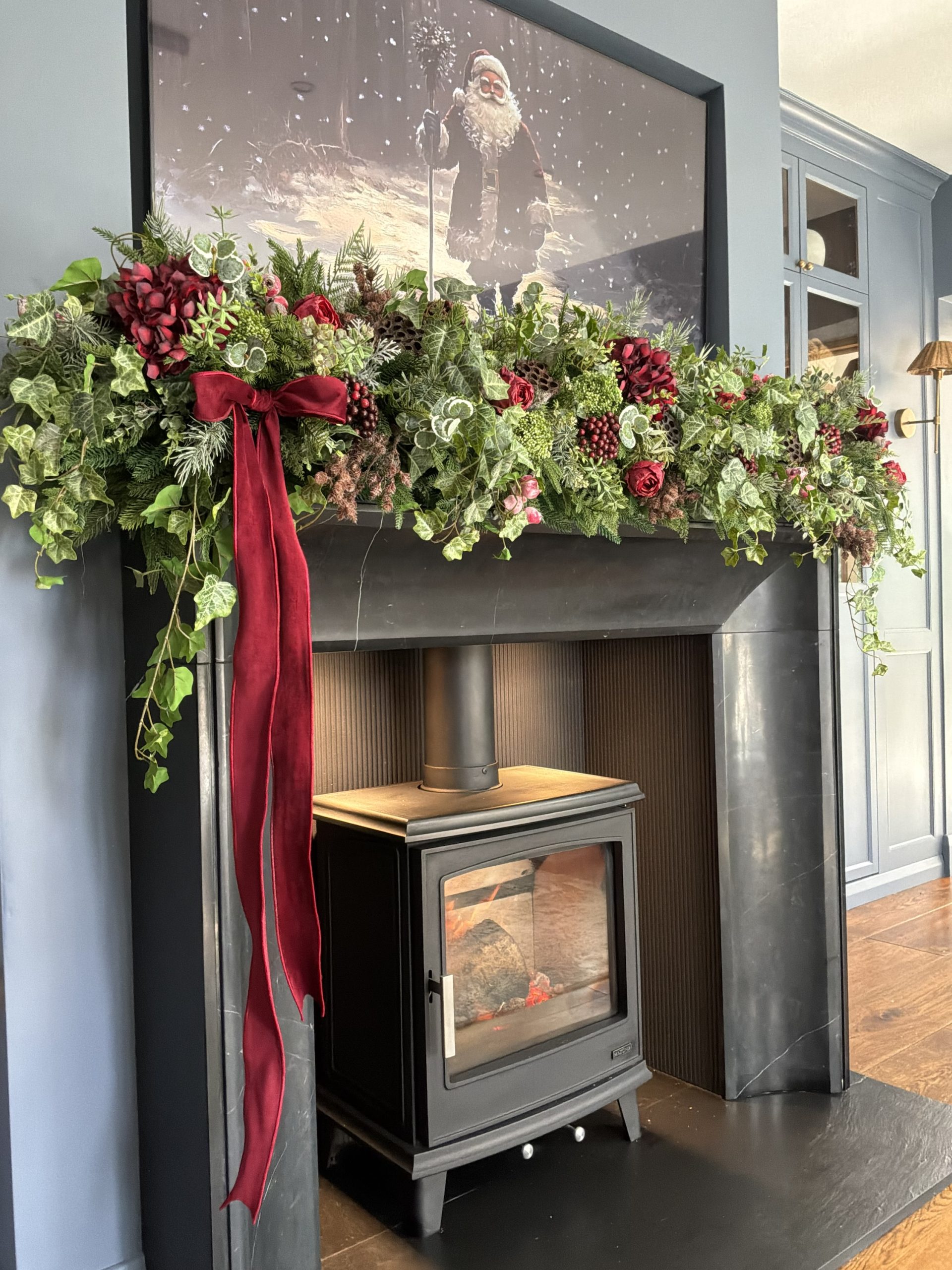 Moody Ruby Christmas Garlands - Image 2