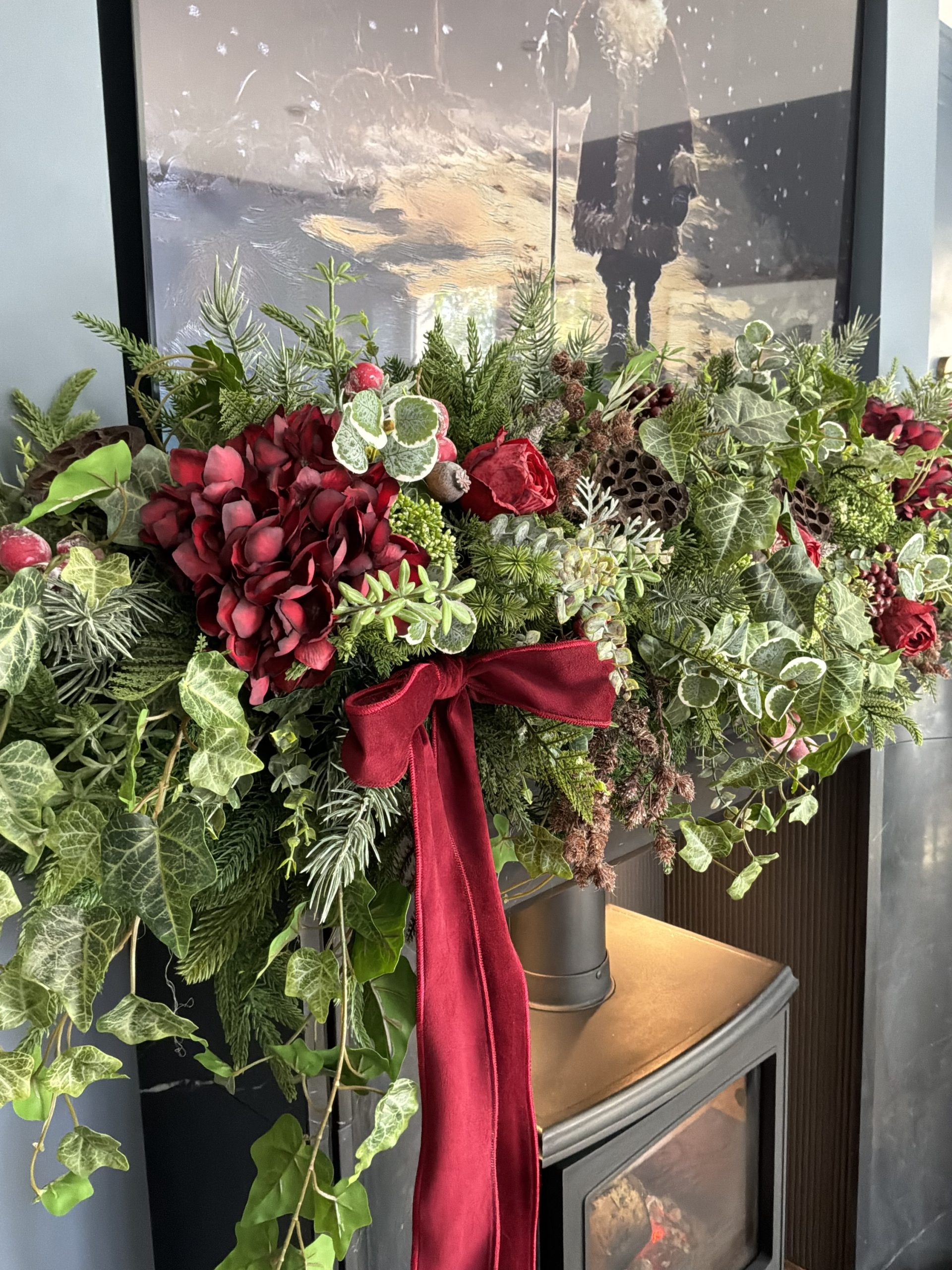 Moody Ruby Christmas Garlands - Image 7