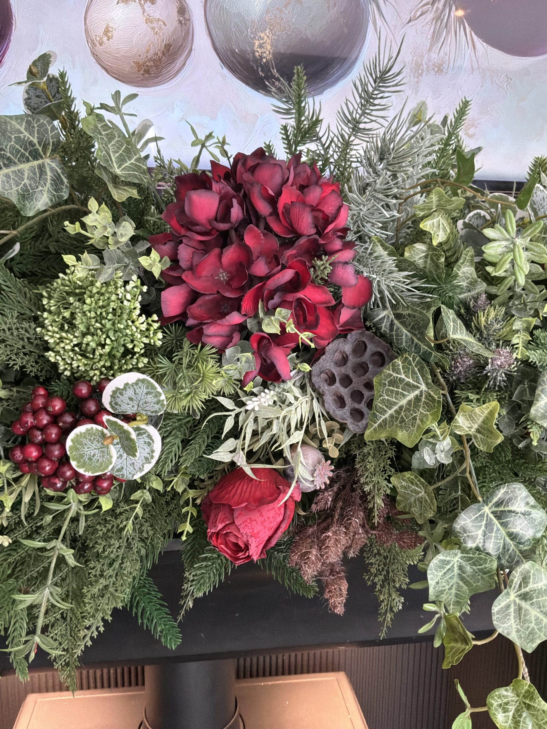 Moody Ruby Christmas Garlands - Image 6