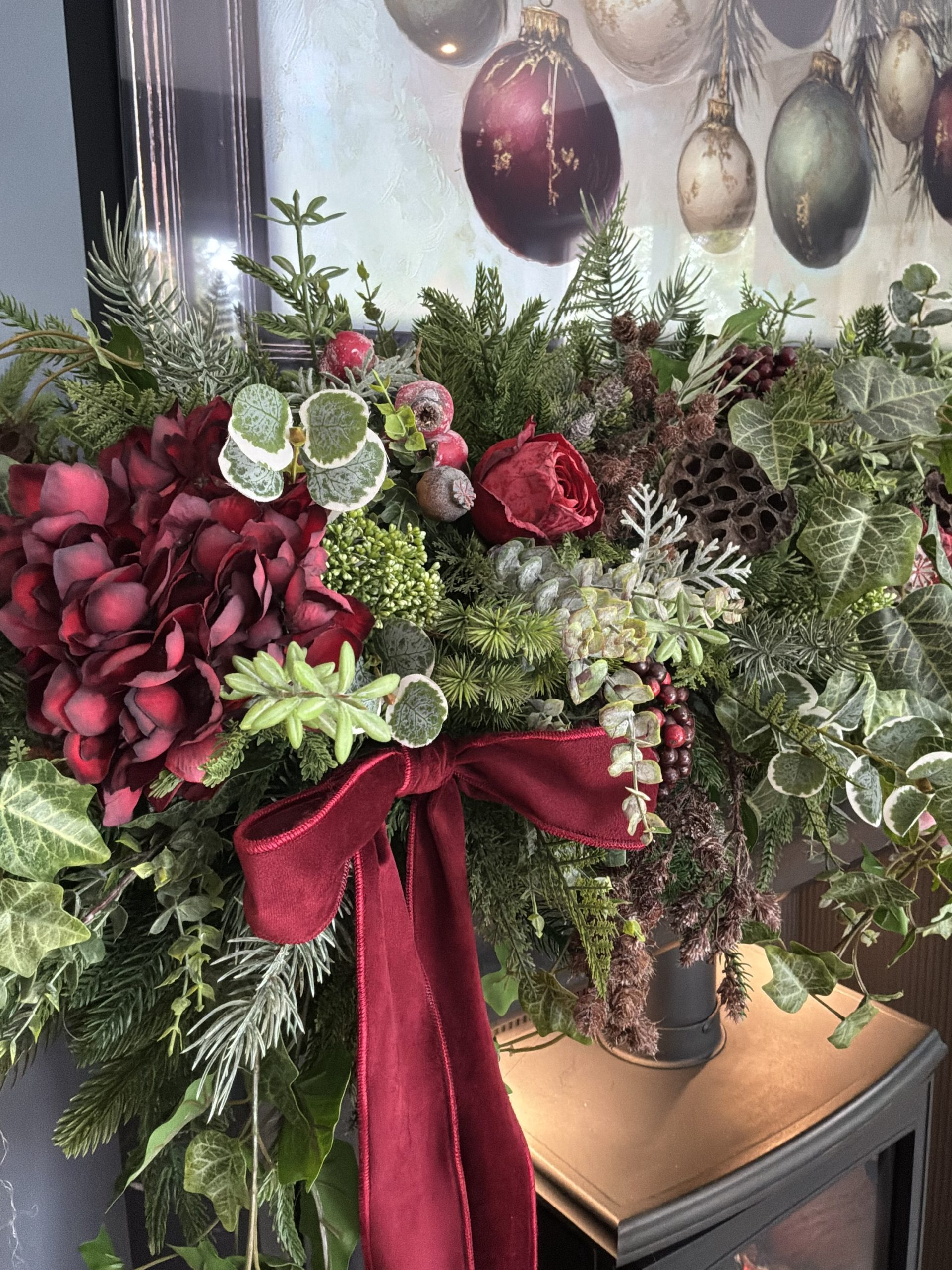 Moody Ruby Christmas Garlands - Image 5